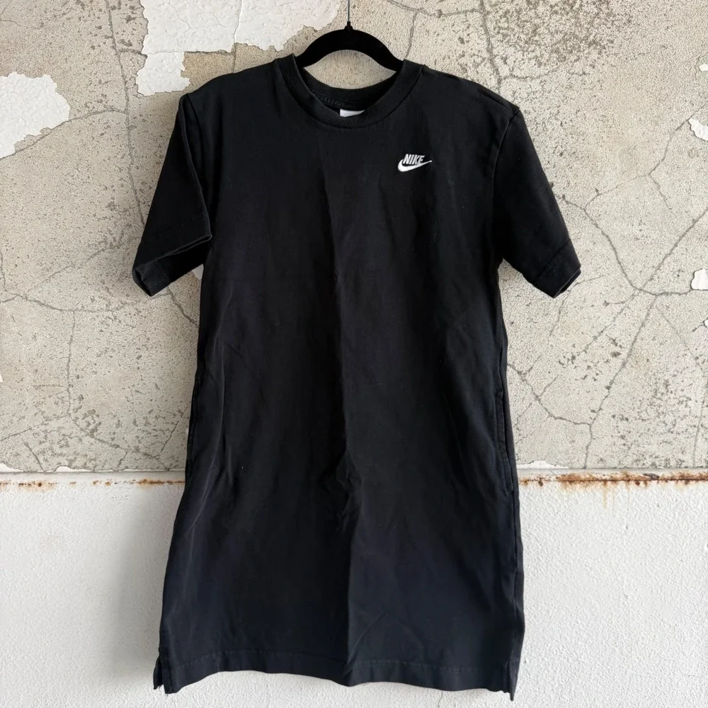 Nike T-Shirt Dress Black White Swoosh‎ Logo Girls S Preppy Minimalist Athleisure